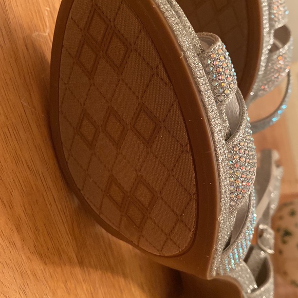 Dream Pairs silver sparkly geeked sandals ankle straps NEW sz 11 very pretty - Picture 7 of 12